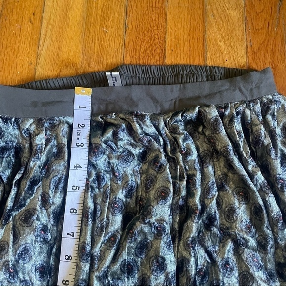 Blank London Gray Graphic Velvet  Midi Skirt Size Medium - Picture 6 of 8